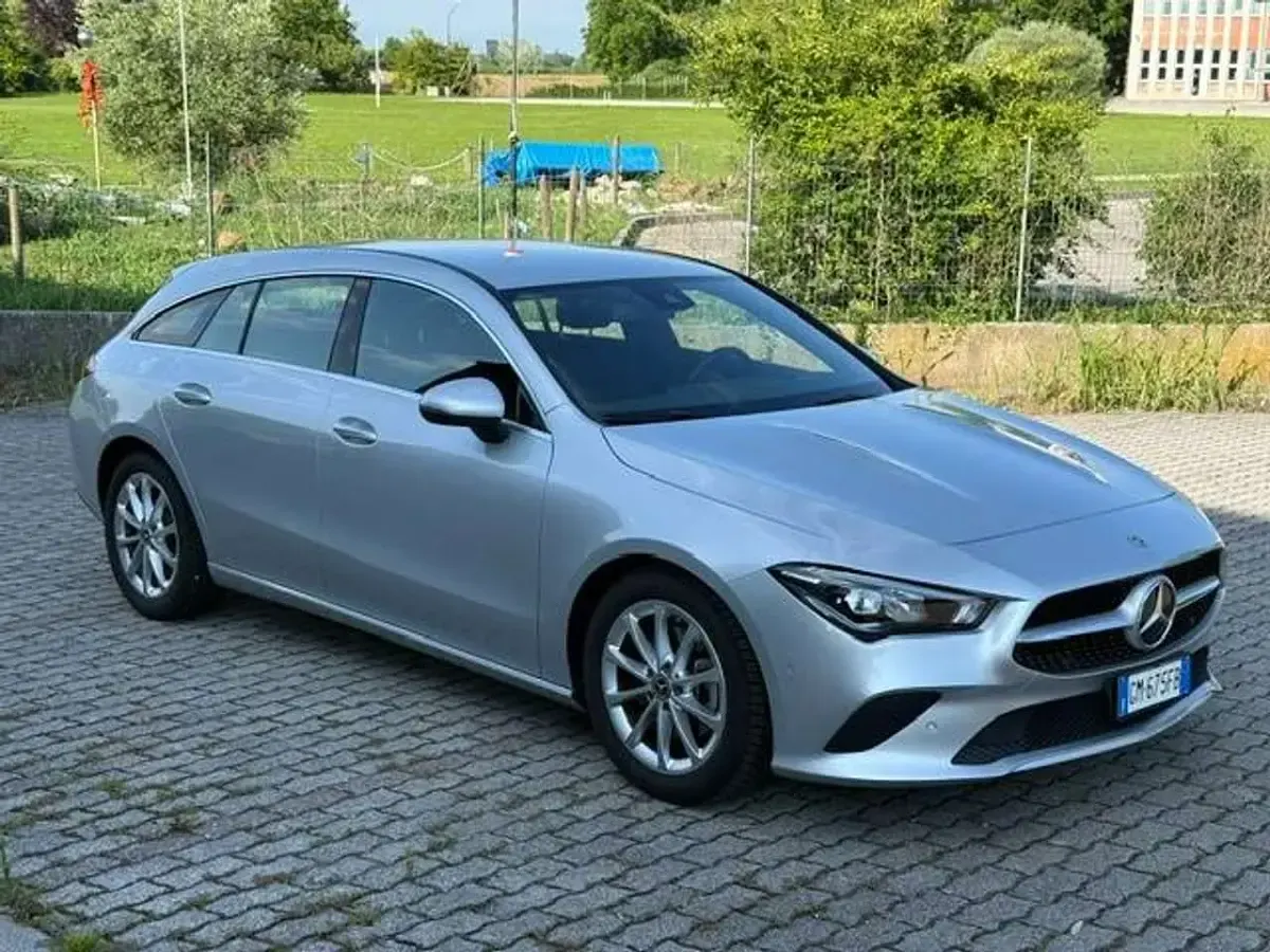Usata Mercedes CLA200 Shooting Brake Business 150 CV (110 kW) 2022 Argento Station wagon