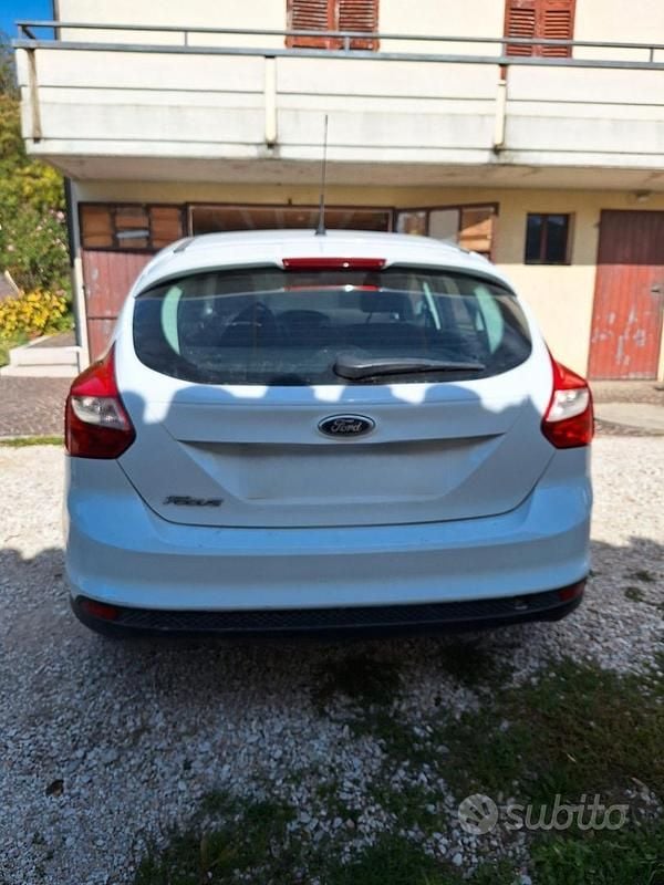 Usata Ford Focus Titanium 110 CV (80 kW) 2014 Bianco Berlina