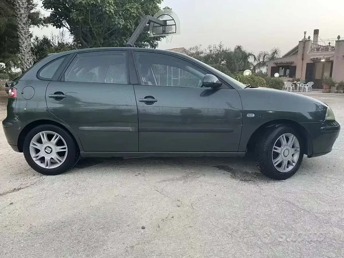 Usata Seat Ibiza 75 CV (55 kW) 2003 Utilitaria