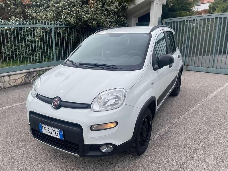 Bianco Usata 2018 Fiat Panda 4x4 S Due volumi | 10.000 € (Buon prezzo) - Immagine 1/4