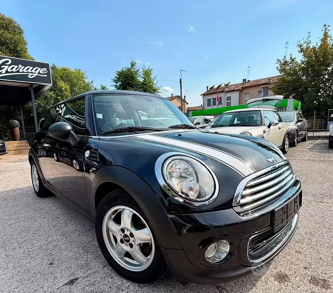 Usata Mini Cooper 98 CV (72 kW) 2011 Nero Utilitaria