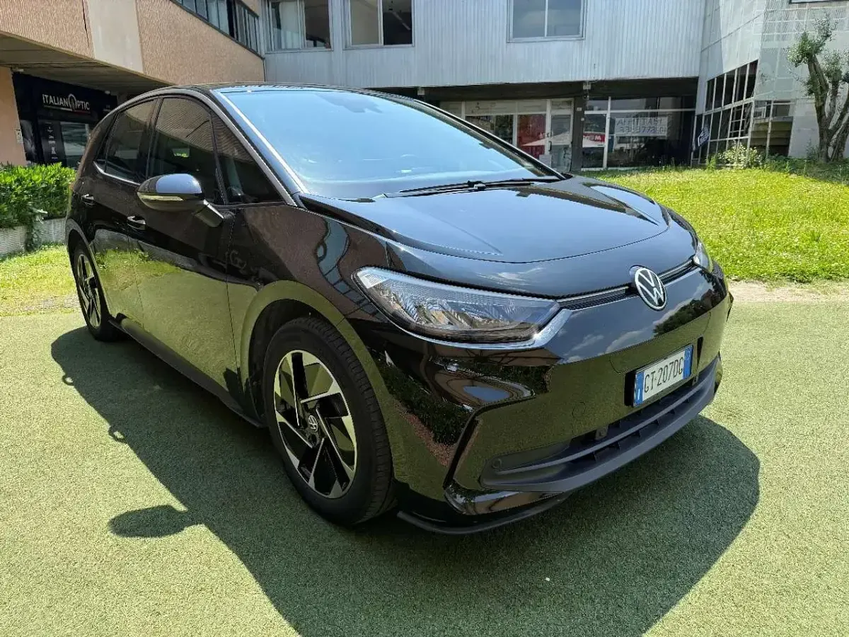 Usata VW ID.3 Pro Performance 69 kW (95 CV) 2024 Nero Utilitaria
