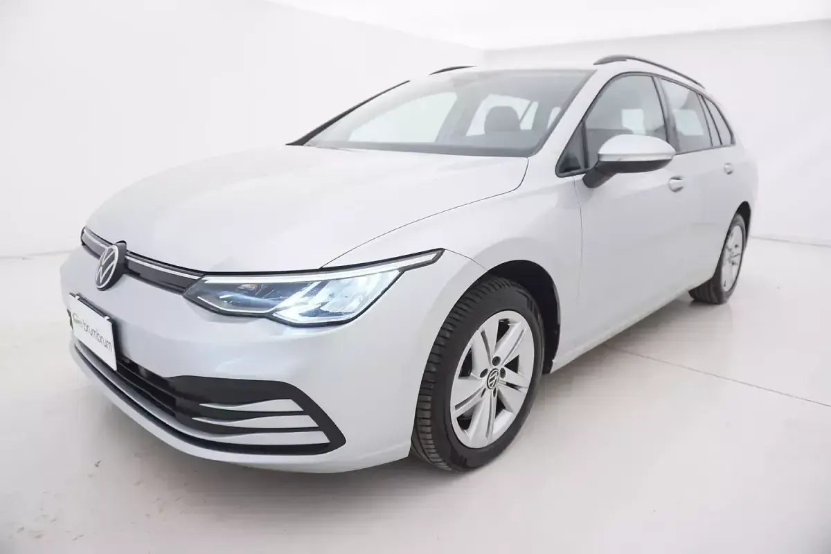 Usata VW Golf VIII Life 116 CV (85 kW) 2021 Argentoargento Station wagon