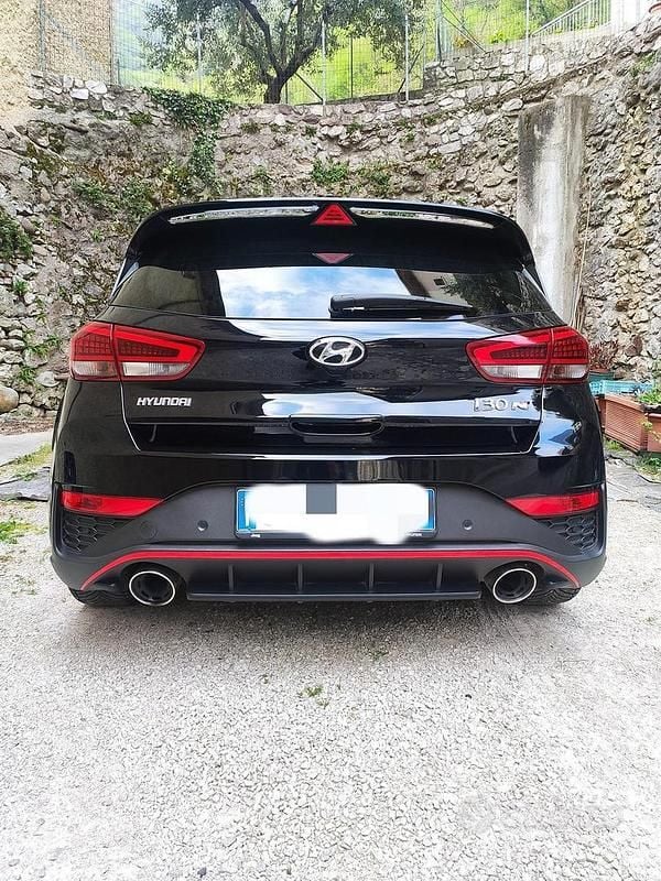 Usata Hyundai i30 280 CV (205 kW) 2022 Nero Berlina