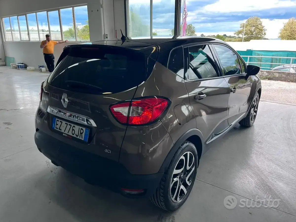 Usata Renault Captur 90 CV (66 kW) 2015 Grigio SUV