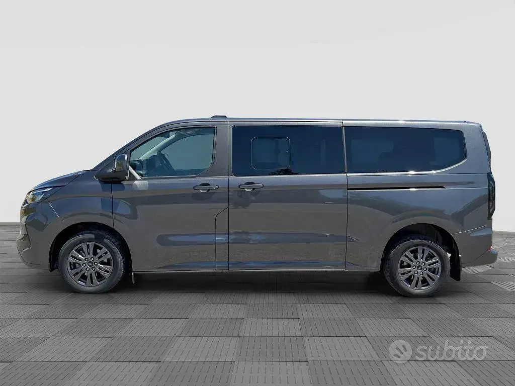 Usata Ford Tourneo Custom Titanium 150 CV (110 kW) 2025 Grigio Furgone