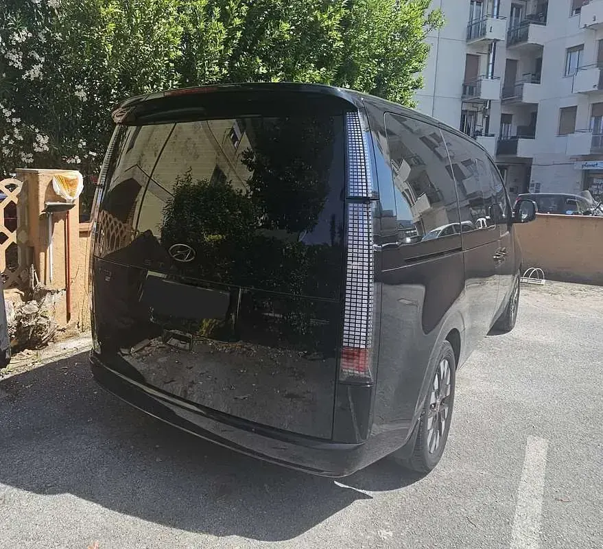 Usata Hyundai Staria 177 CV (130 kW) 2023 Nero Monovolume