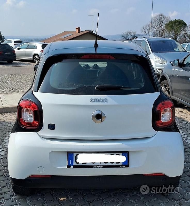 Usata Smart ForFour Electric Drive Passion 2021 Bianco Utilitaria