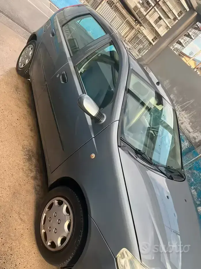 Usata Fiat Punto 60 CV (44 kW) 2003 Grigio Utilitaria