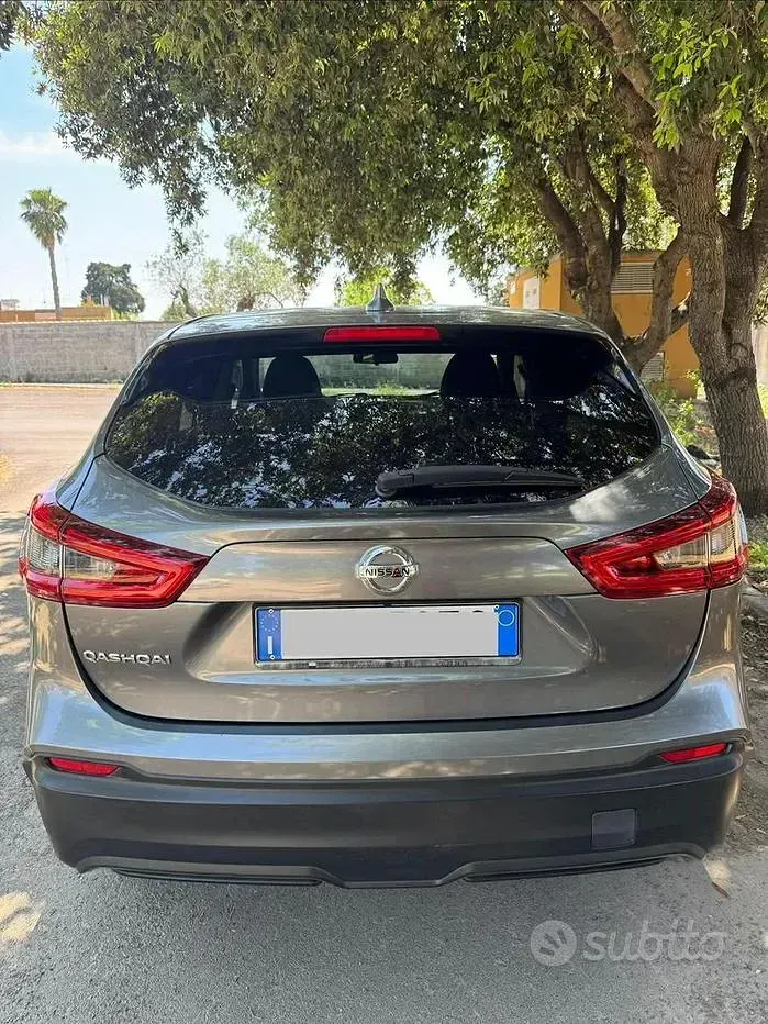 Usata Nissan Qashqai 131 CV (96 kW) 2018 Grigio SUV
