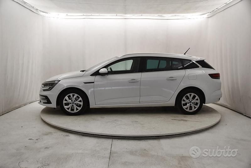 Käytetty Renault Mégane IV Business 158 HP (116 kW) 2021 Valkoinen Farmari