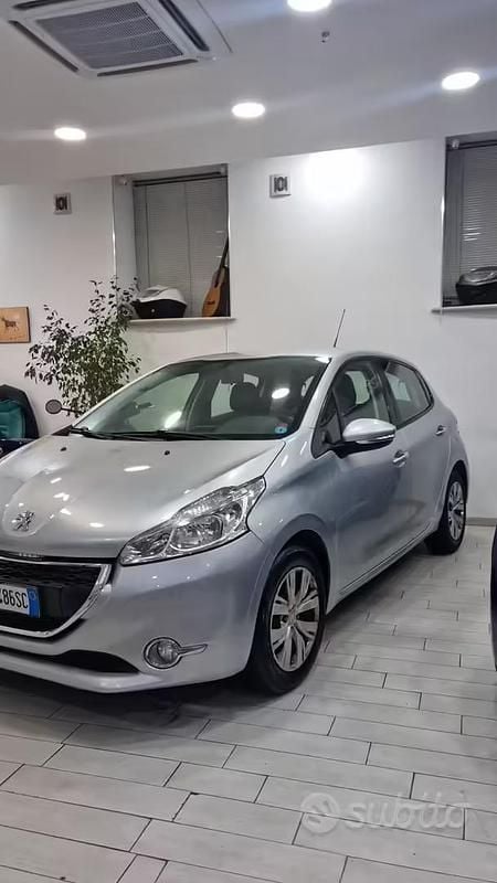 Usata Peugeot 208 2015 Utilitaria