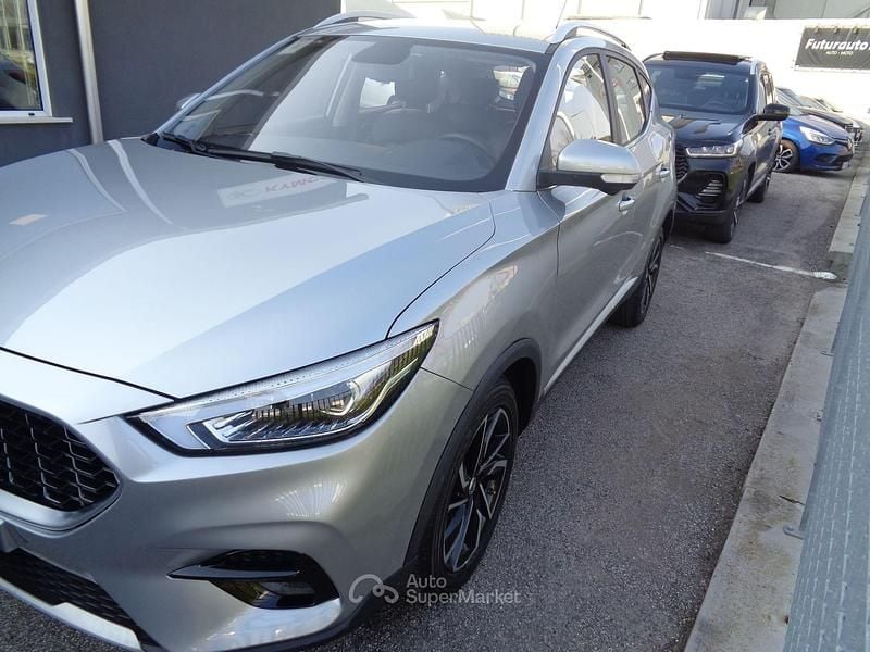 Usata MG ZS Luxury 106 CV (77 kW) 2023 Argento SUV