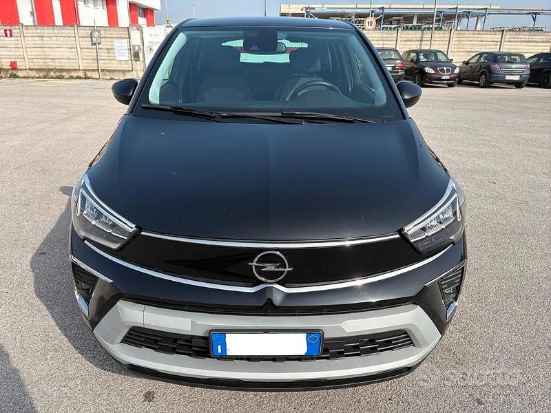 Usata Opel Crossland Elegance 110 CV (80 kW) 2023 Nero SUV