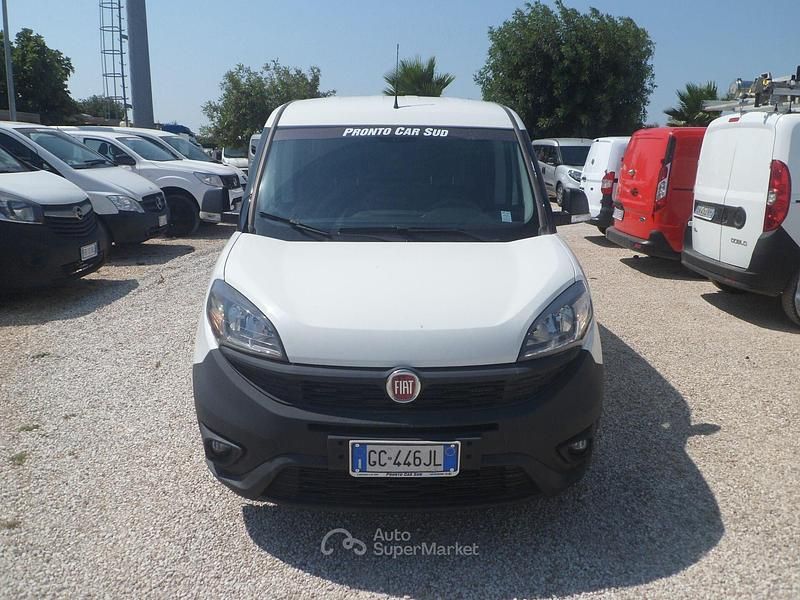 Usata Fiat Doblò 105 CV (77 kW) 2021 Bianco Monovolume