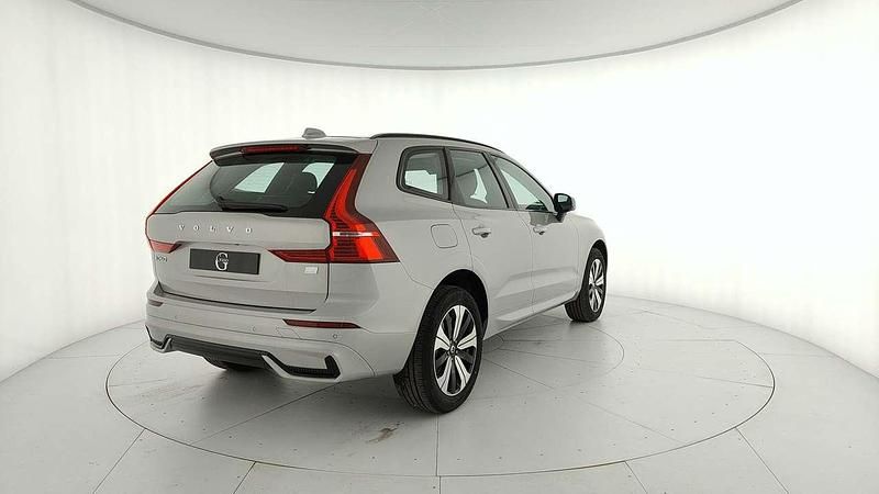 Nuova Volvo XC60 Plus 253 CV (186 kW) 2025 Silver dawn SUV