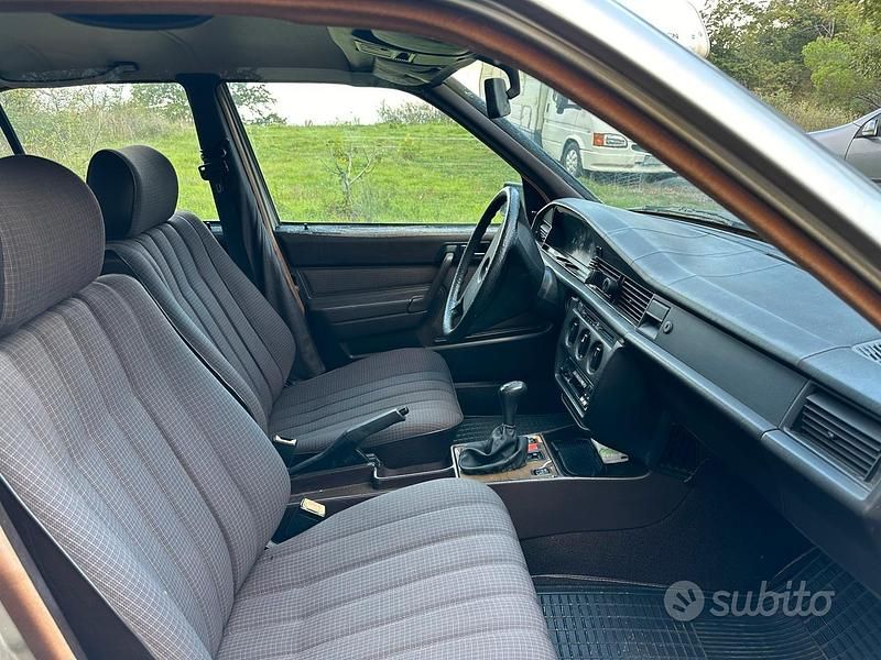 Usata Mercedes 190 1988 Grigio Berlina