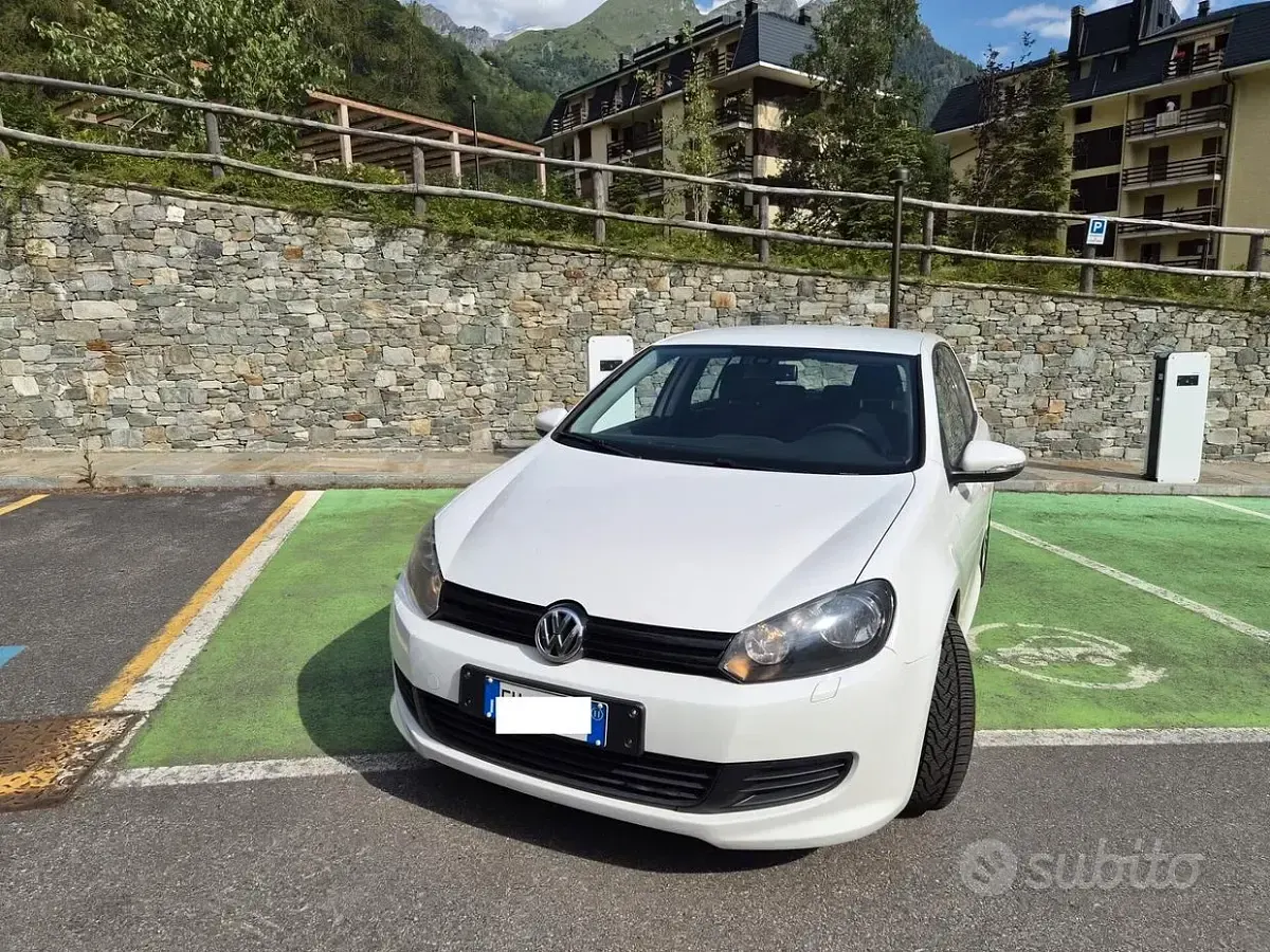 Usata VW Golf VI Edition 122 CV (89 kW) 2011 Bianco Utilitaria