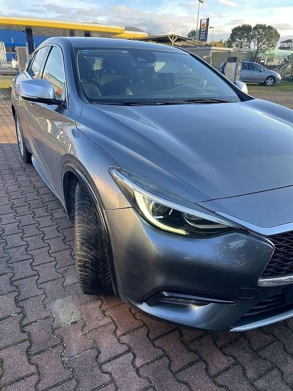 Usata Infiniti Q30 Business Executive 109 CV (80 kW) 2016 Berlina