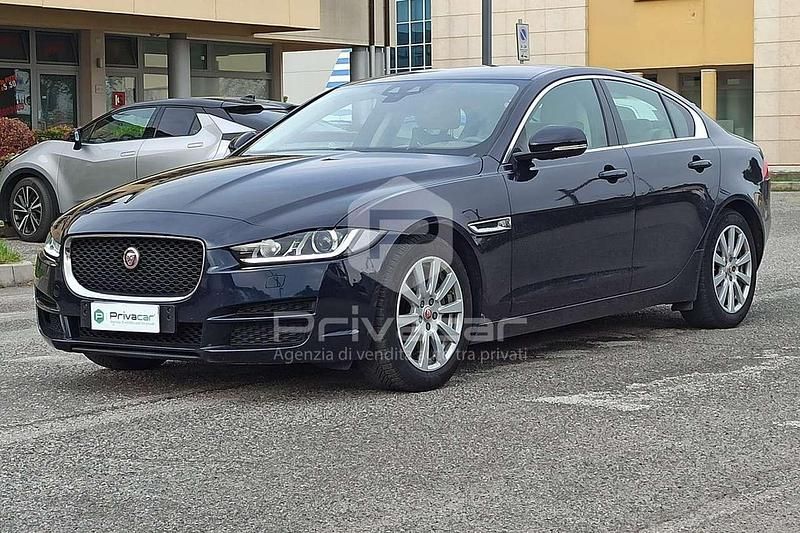 Usata Jaguar XE Prestige 179 CV (131 kW) 2018 Blu Berlina