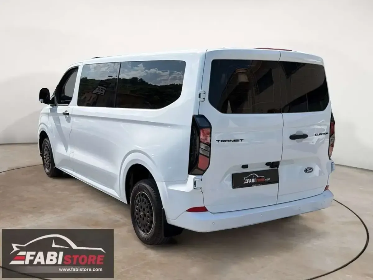 Usata Ford Transit Custom 136 CV (100 kW) 2024 Bianco Monovolume