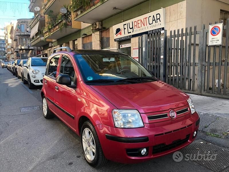 Rosso Usata 2011 Fiat Panda Emotion Tre volumi | 5700 € (Buon prezzo) - Immagine 1/4