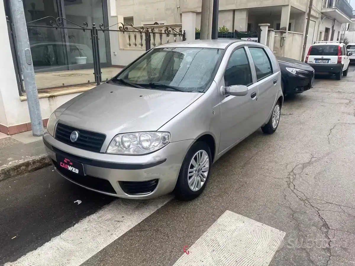 Brugt Fiat Punto Dynamic 69 HK (50 kW) 2004 Grå Hatchback