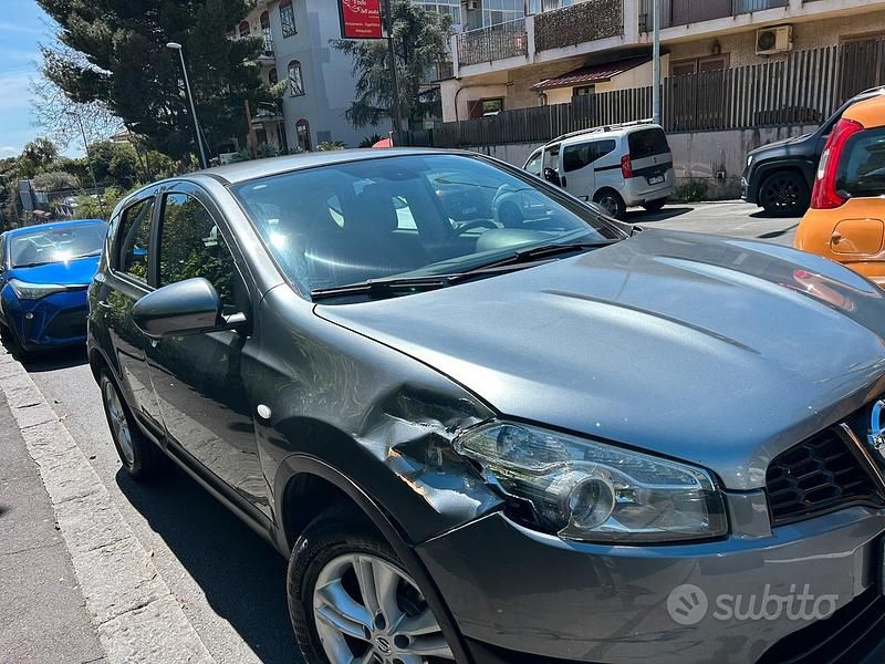 Usata Nissan Qashqai 131 CV (96 kW) 2014 Grigio SUV
