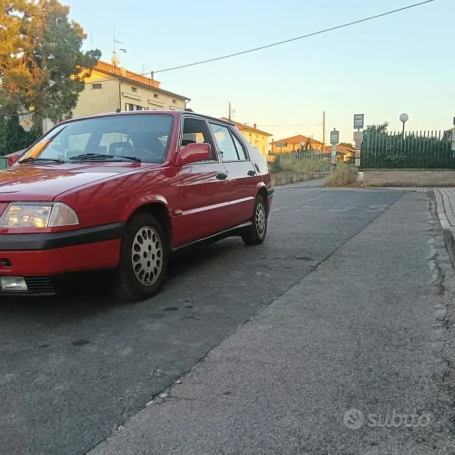 Usata Alfa Romeo 33 88 CV (64 kW) 1993 Rosso Berlina