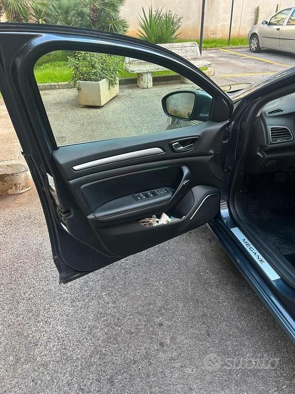 Usata Renault Mégane IV 110 CV (80 kW) 2016 Blu Berlina