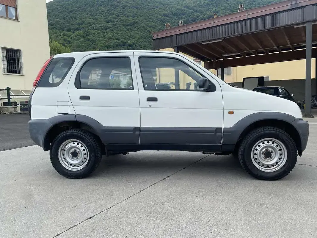 Usata Daihatsu Terios 86 CV (63 kW) 2002 SUV