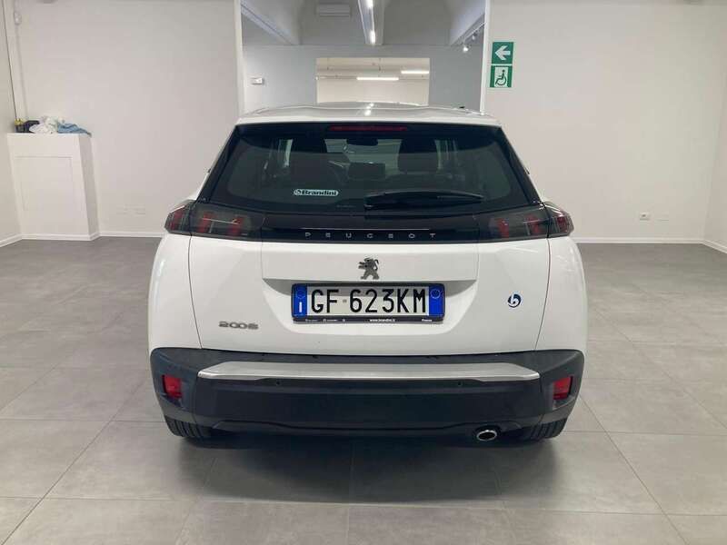 Usata Peugeot 2008 Active 110 CV (80 kW) 2021 Bianco SUV