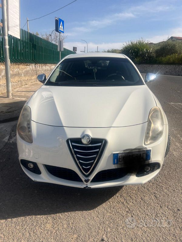 Usata Alfa Romeo Giulietta 82 CV (60 kW) 2011 Bianco Utilitaria