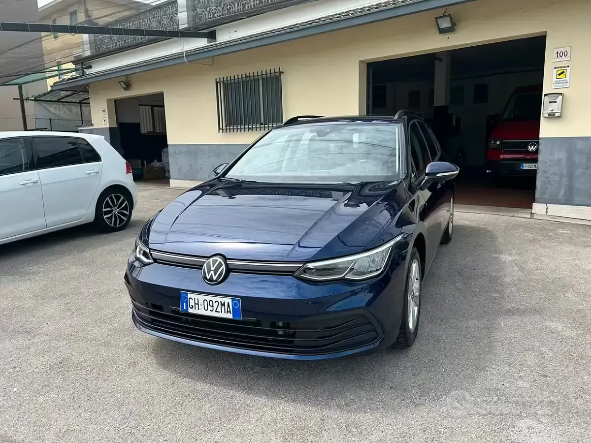 Occasion VW Golf VIII Life 116 ch (85 kW) 2022 Bleue Break