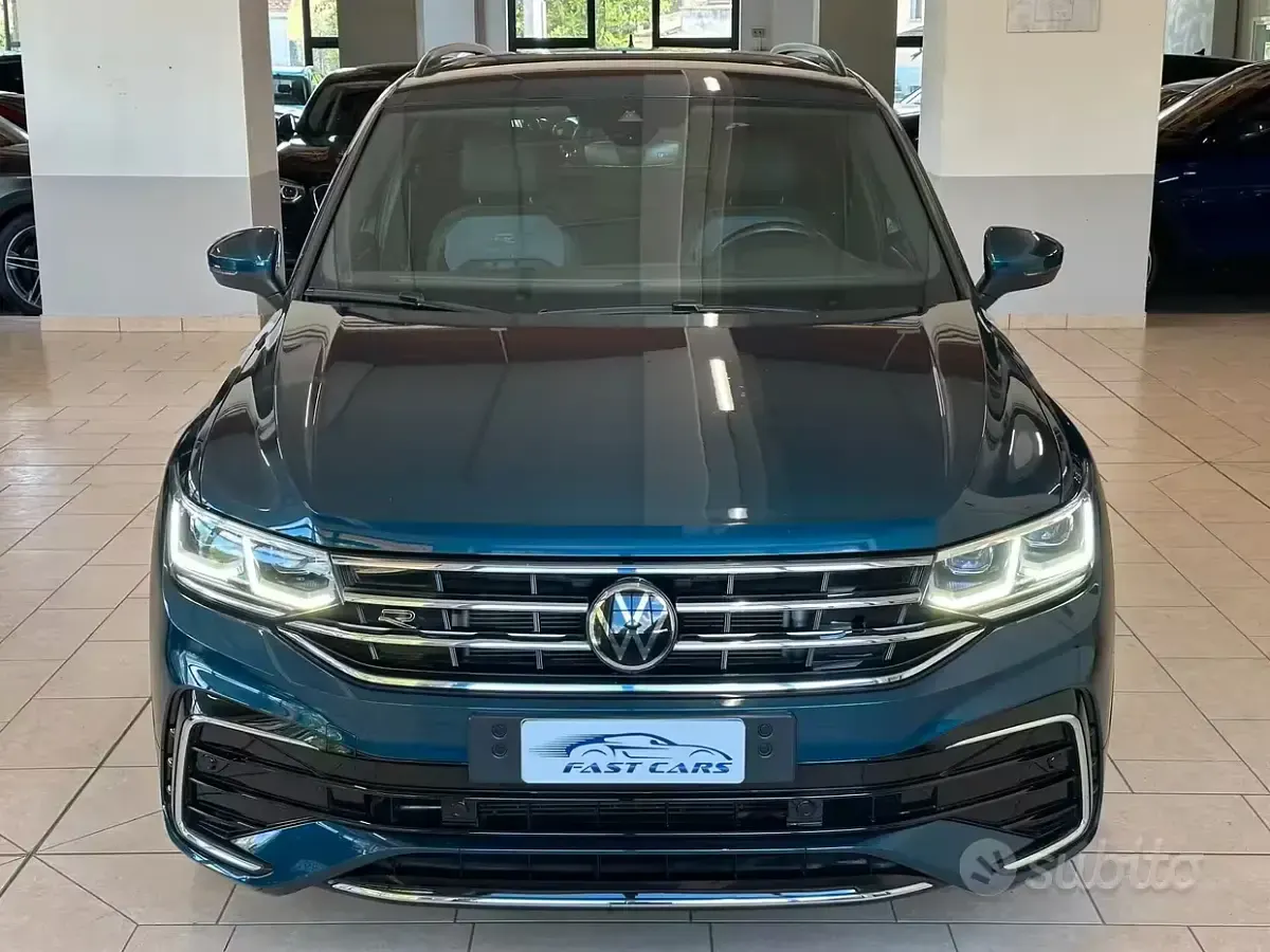 Usata VW Tiguan R-line 150 CV (110 kW) 2023 Blu SUV