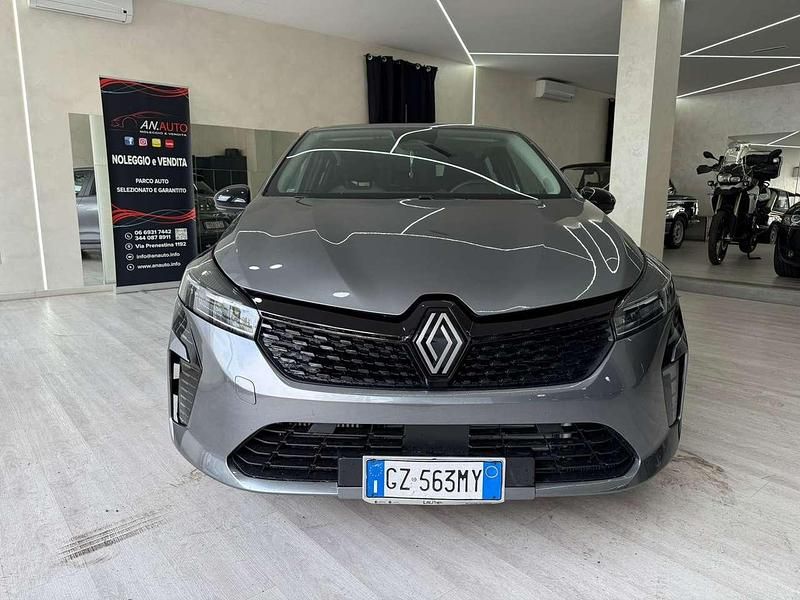 Usata Renault Clio V Techno 91 CV (66 kW) 2025 Argento metallizzato Berlina