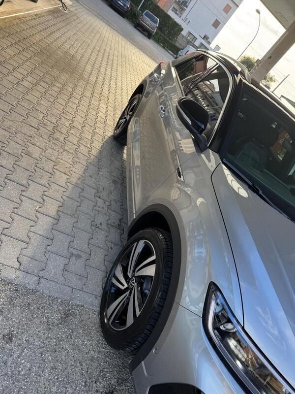 Nuova VW T-Roc R-line 150 CV (110 kW) 2025 Grigio SUV