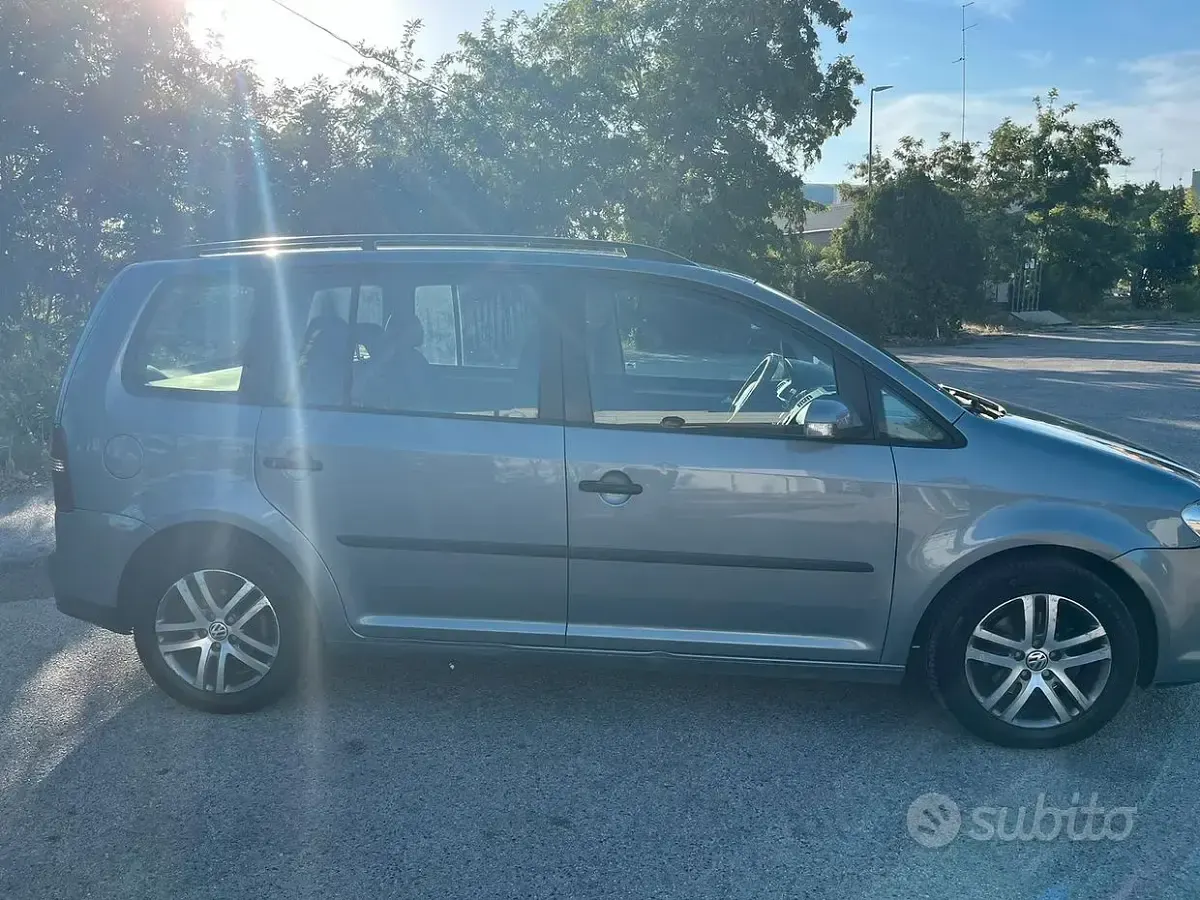 Usata VW Touran 105 CV (77 kW) 2008 Grigio Monovolume