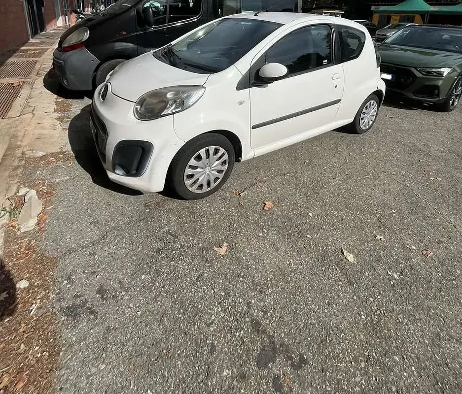 Usata Citroën C1 Attraction 68 CV (50 kW) 2014 Bianco Utilitaria