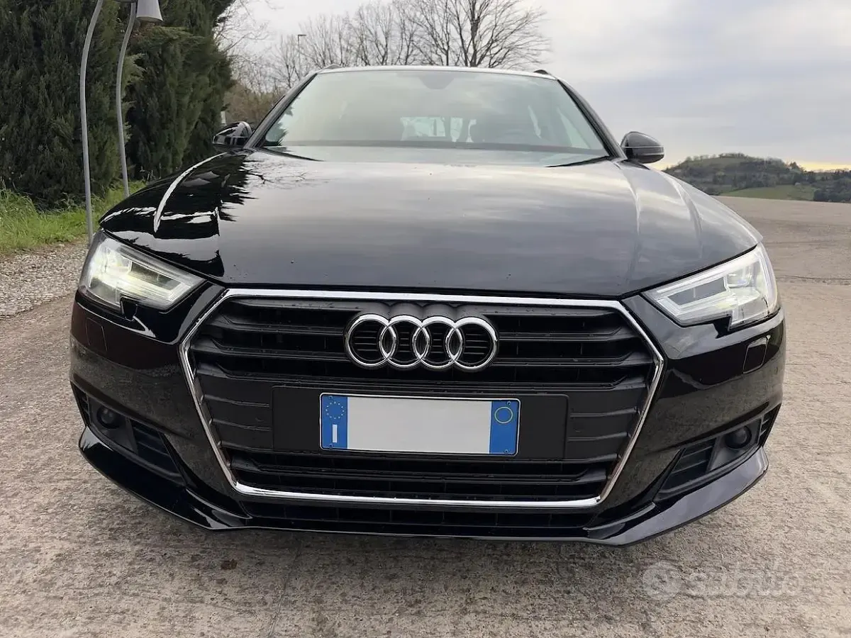 Usata Audi A4 Business 190 CV (139 kW) 2020 Nero Station wagon