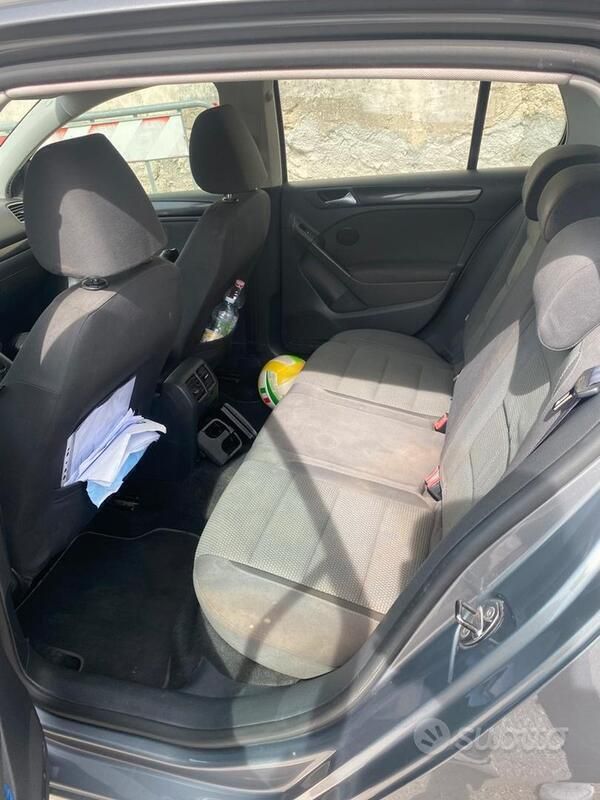 Usata VW Golf VI 105 CV (77 kW) 2011 Grigio Utilitaria