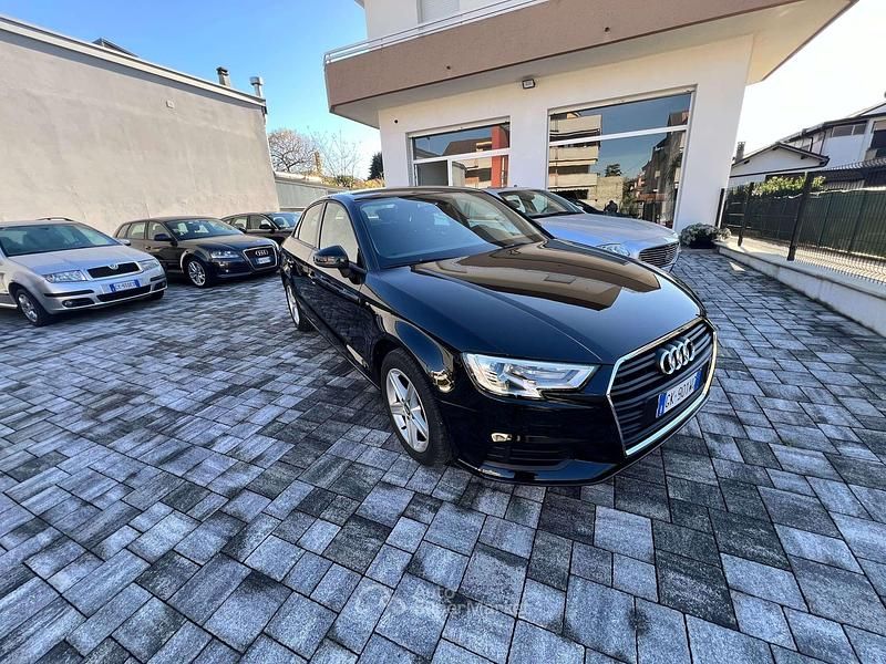 Nero Usata 2019 Audi A3 Ambiente Tre volumi | 17.900 € (Buon prezzo) - Immagine 1/4