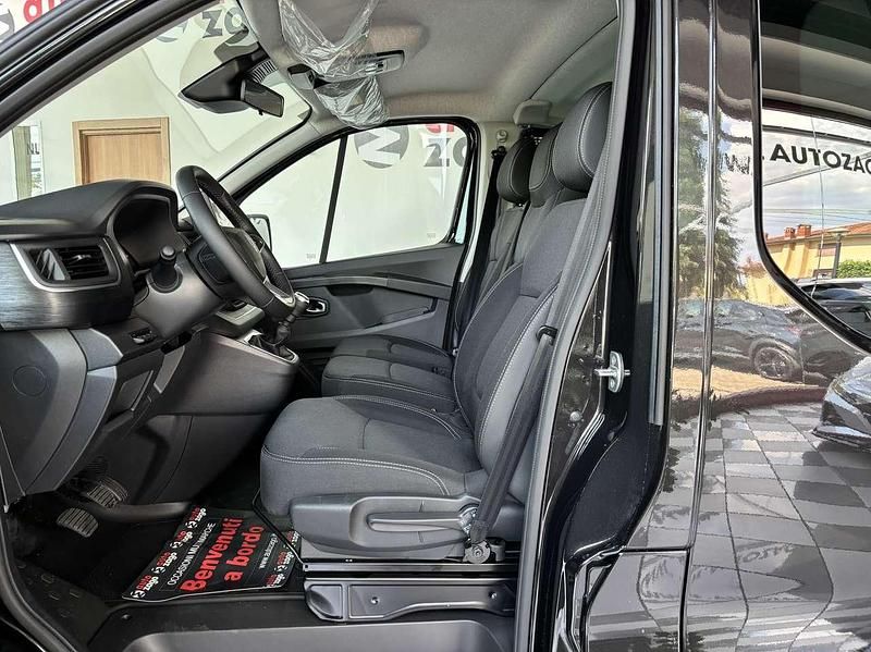 Nuova Renault Trafic Equilibre 150 CV (110 kW) 2025 Nero metallizzato Monovolume