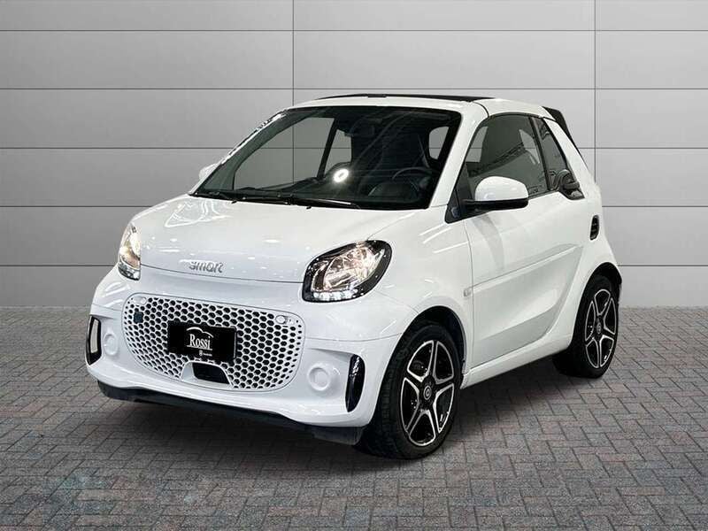 Usata Smart ForTwo Electric Drive Pulse 41 kW (56 CV) 2022 Bodypanels in white Cabrio