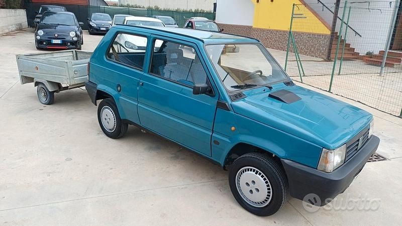 Usata Fiat 750 34 CV (25 kW) 1992 Blu Berlina