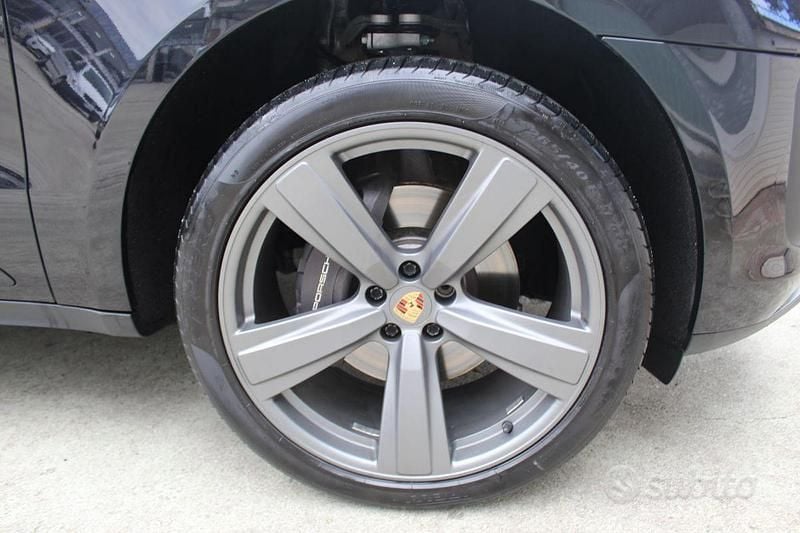 Usata Porsche Macan Turbo 265 CV (194 kW) 2022 Nero SUV