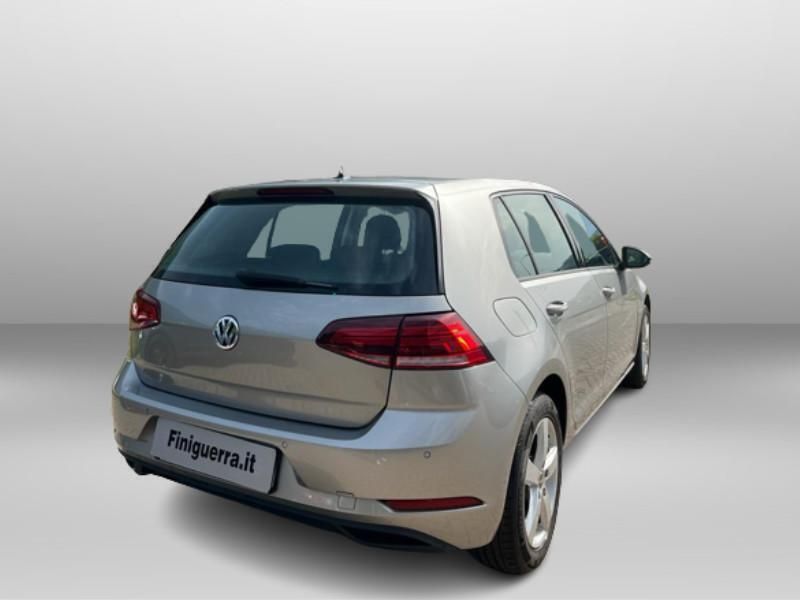 Second-hand VW Golf VII Trendline 110 CP (80 kW) 2018 Argintiu Berlinǎ