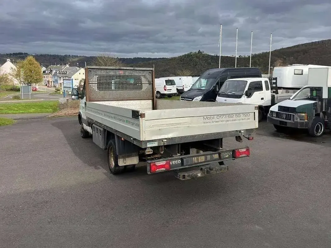 Usado Iveco Daily 145 CV (106 kW) 2011 Blanco Utilitario