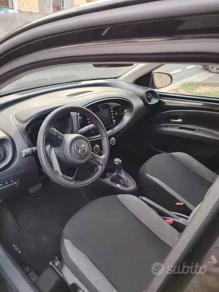 Usata Toyota Aygo X Active 72 CV (52 kW) 2022 Nero SUV