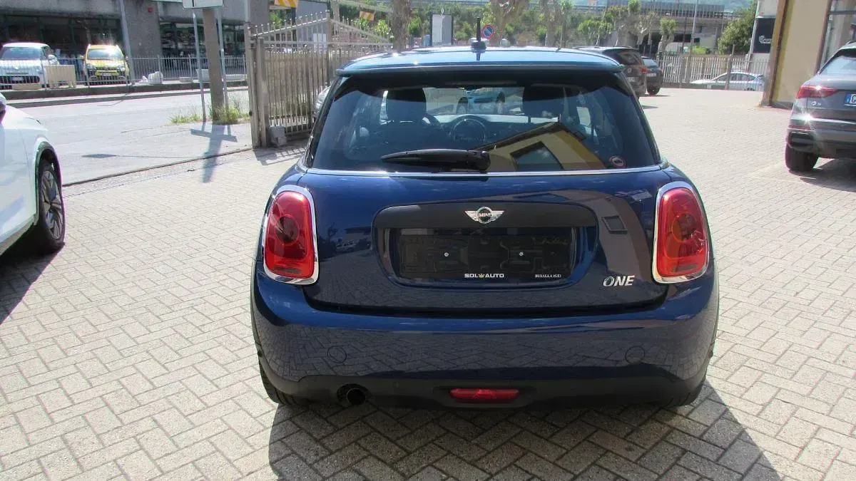 Usata Mini ONE 74 CV (54 kW) 2015 Blu Utilitaria